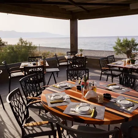 Hotel Enorme Eanthia Beach